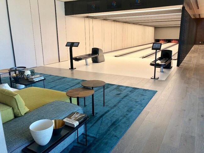 Building Photo - 480 NE 31st St