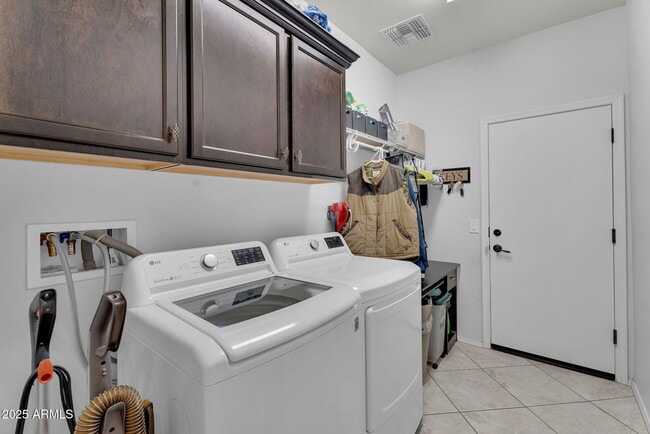 Building Photo - 6550 W Desert Blossom Way