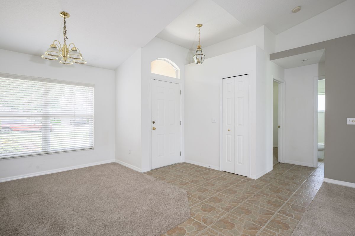 Building Photo - 1712 Arash Cir