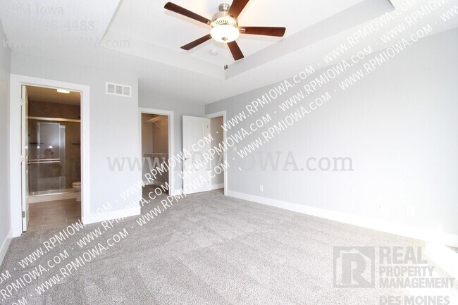 Building Photo - 5374 Destiny Dr