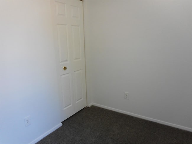 Building Photo - 22 Anchor Ct