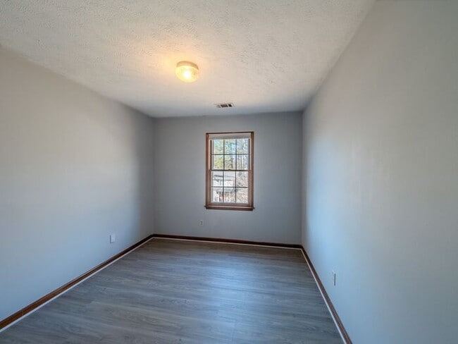 Building Photo - 1479 Millstream Trail NW