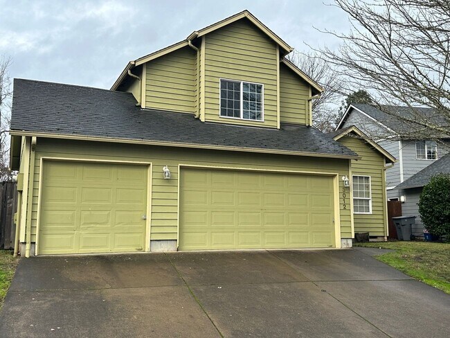 Building Photo - 3012 NE Glacier Way