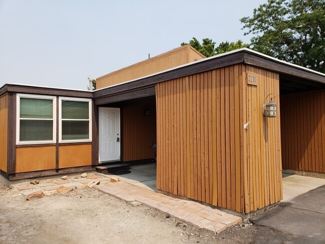 Building Photo - 2218 W 4185 S