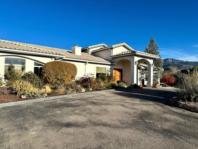 Building Photo - Move in Special Luxury 4 bedroom 4.5 bathr...