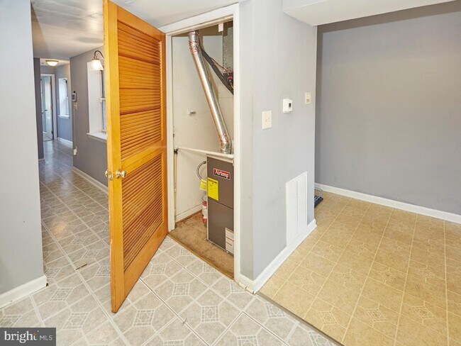 Building Photo - 762 Carroll St