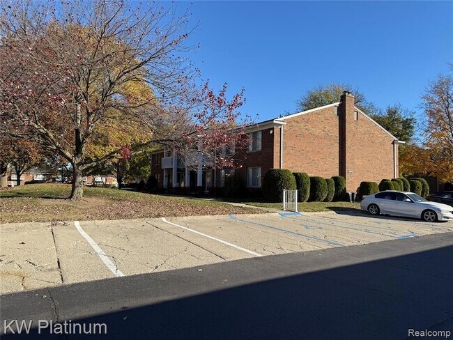 Building Photo - 16870 Edloytom Way