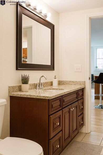 Building Photo - 10 Strathmore Rd