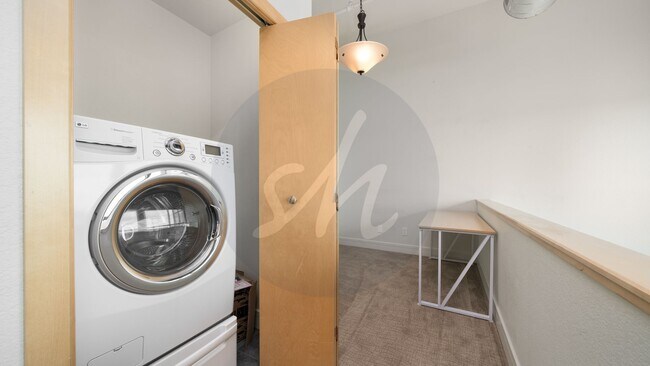 Building Photo - Citywalk Penthouse in Downtown Colorado Springs