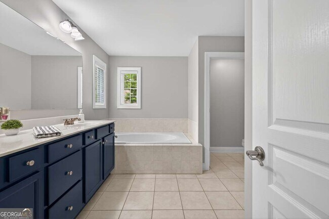 Building Photo - 7819 Brass Lantern Dr