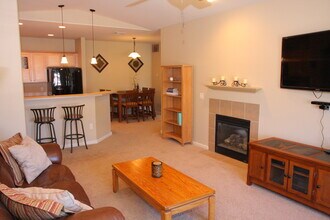 Building Photo - 2421 Owens Ave