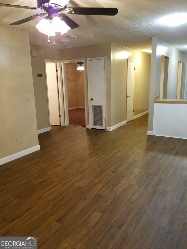 Building Photo - 407 S East St