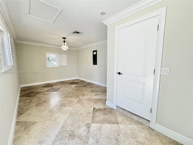 Building Photo - 14450 SW 24th St