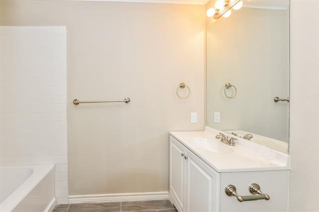 Building Photo - 2902 Branch Oaks Dr