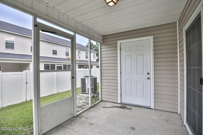 Building Photo - 4001 Banister Loop