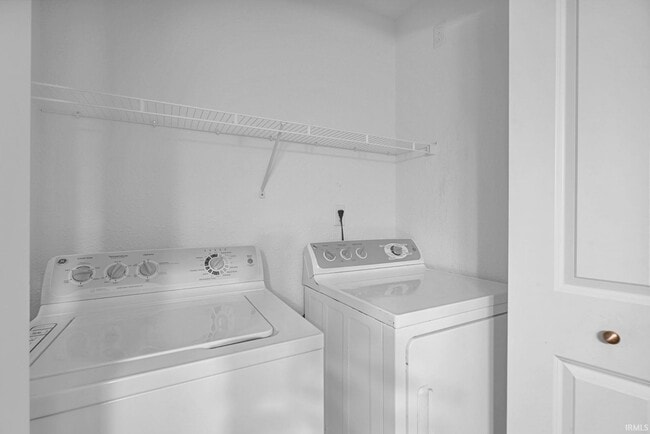 Building Photo - 1507 W Edinburgh Bend
