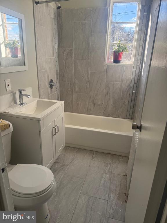 Building Photo - 4002 A St SE