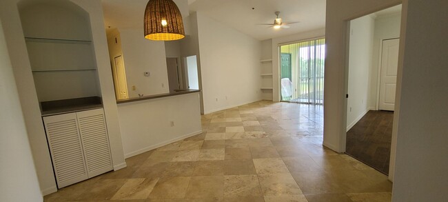 Building Photo - Spacious 2-Bed, 2-Bath Condo with Water Vi...