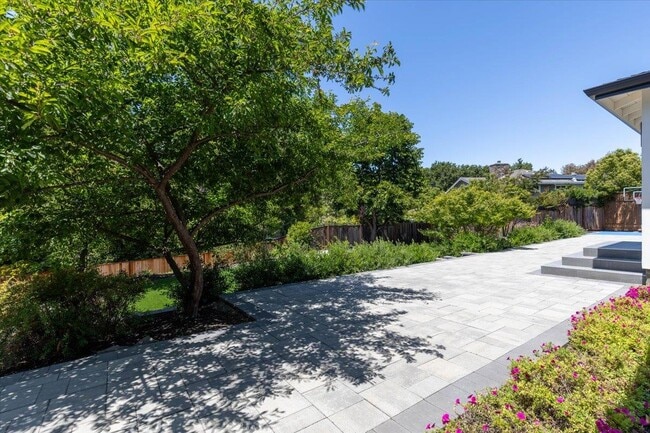 Building Photo - 1210 Larnel Pl