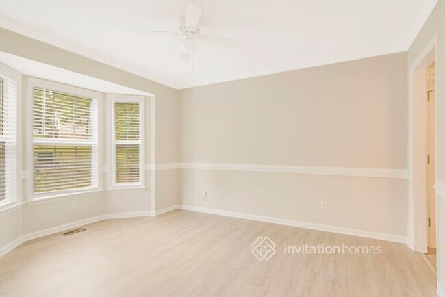Building Photo - 6900 Longridge Dr
