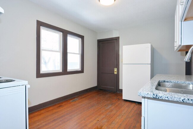 Building Photo - Spacious 4 Bed / 2 Bath Home – Minutes from Grand Casino Arena