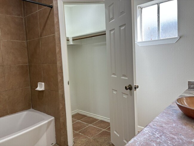 Building Photo - 4211 Autumn Meadow Dr
