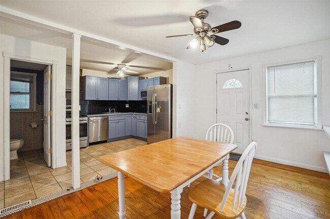 Building Photo - 292 New York Ave