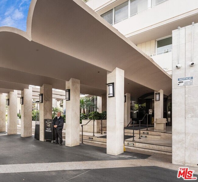 Building Photo - 1333 S Beverly Glen Blvd