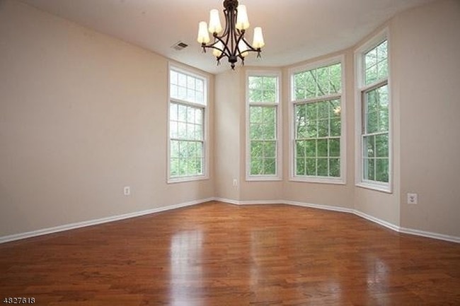 Building Photo - 321 Edmonton Ct