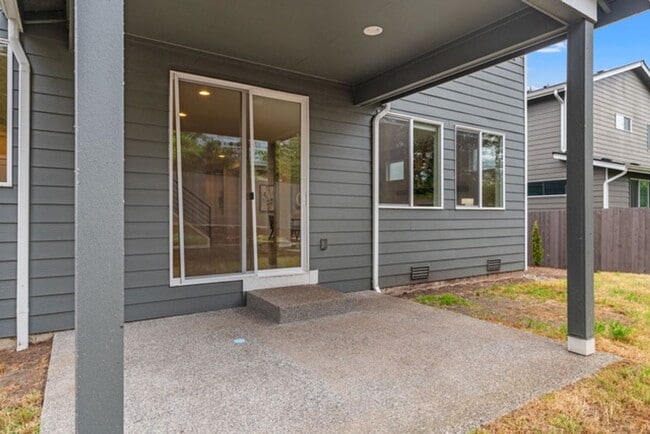 Building Photo - Listed For Rent