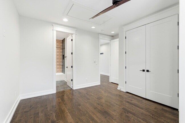 Building Photo - 1708B 15th Ave S