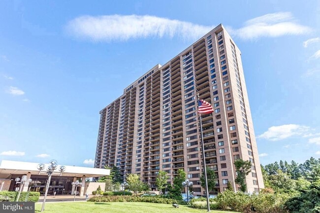 Building Photo - 3705 S George Mason Dr