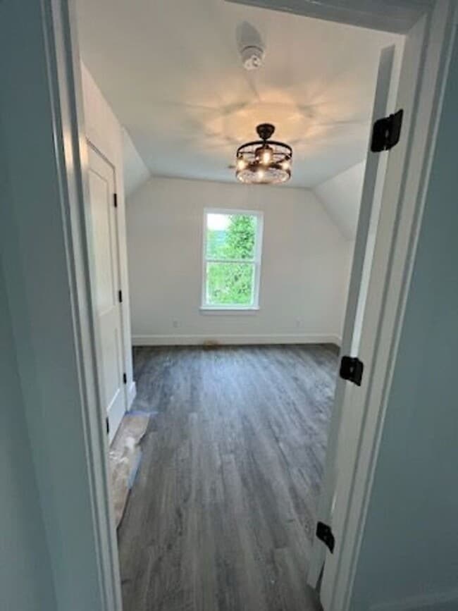 Building Photo - 3 Bedroom 2 Bathroom Home for Rent