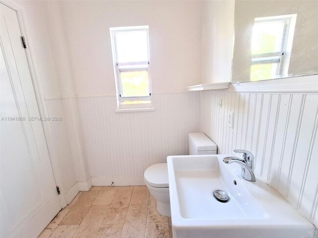 Building Photo - 4035 Meridian Ave