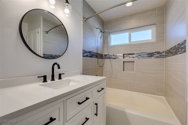 Building Photo - 225 Comanche Pl