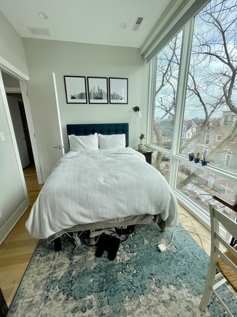 Building Photo - 3334 N Southport Ave