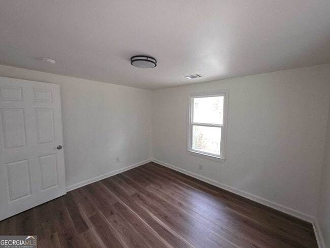 Building Photo - 15 Dixie Dr