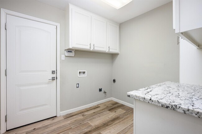 Building Photo - 14602 Oak Bend Dr