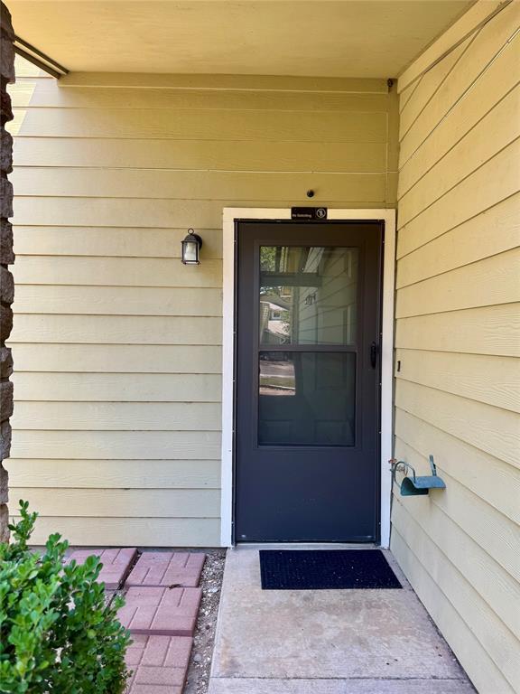 Building Photo - 512 Eberhart Ln