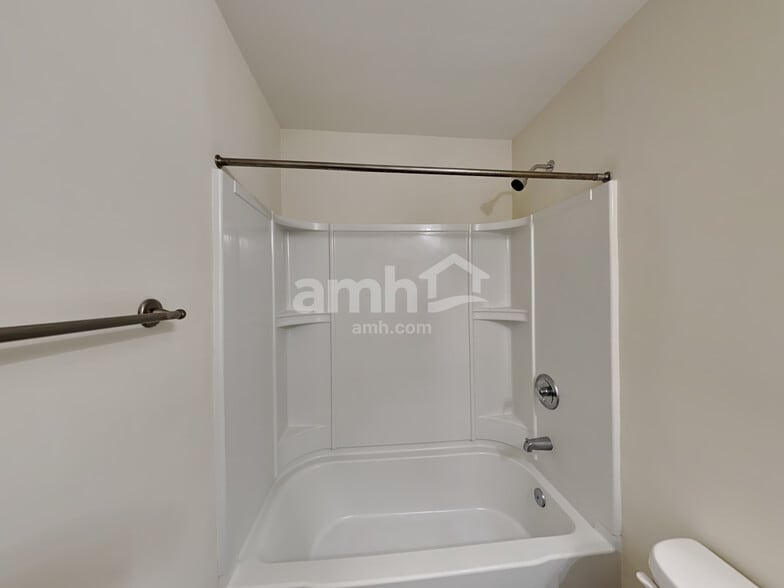 Building Photo - 2515 Beal St