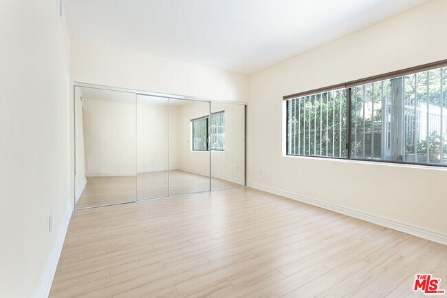 Building Photo - 1950 S Beverly Glen Blvd