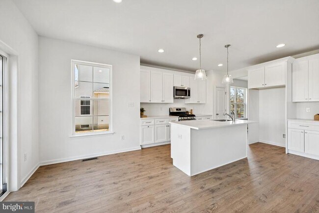 Building Photo - 724 Northwood Ave