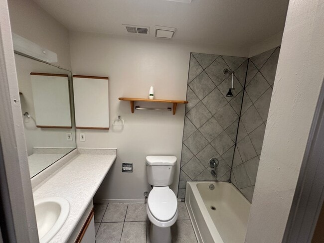 Building Photo - 1665 Perma Dr NE