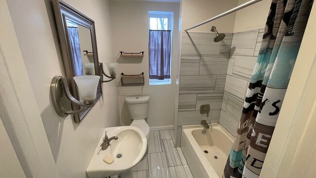 Building Photo - 2311 Grandview Ave