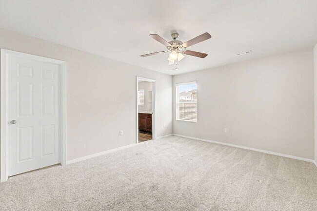 Building Photo - 4404 SW Sackett Ave