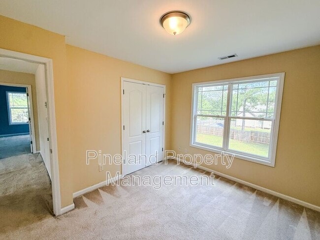 Building Photo - 675 Omaha Dr