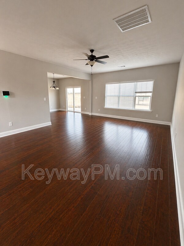 Building Photo - 620 Turtle Crk Ln