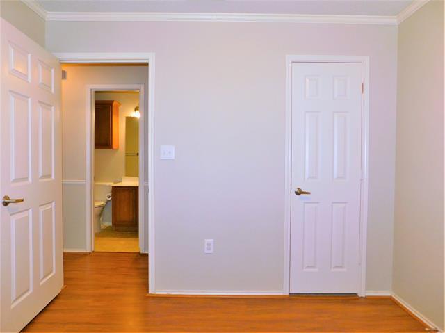Building Photo - 2917 Oakshire St