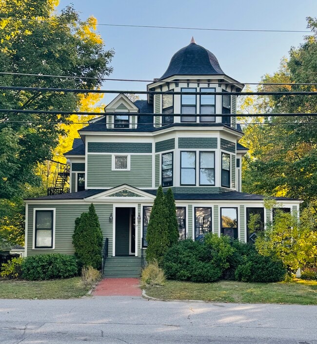 Building Photo - 17 Storer St