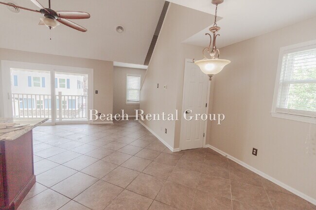 Building Photo - End Unit Townhouse in Myrtle Beach